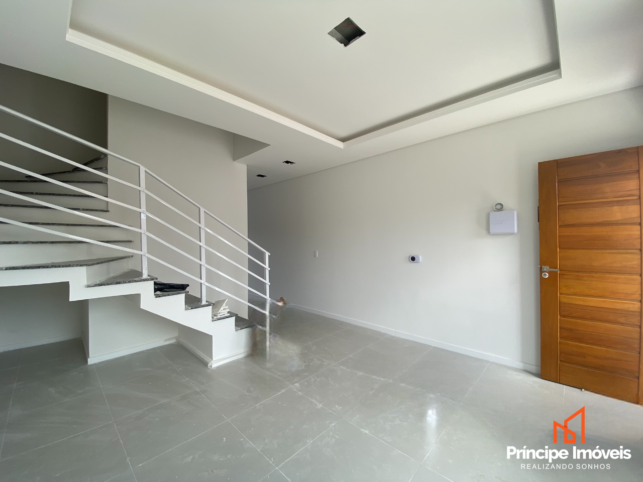 Casa para aluguel em Joinville, Guanabara, 2 quartos: 