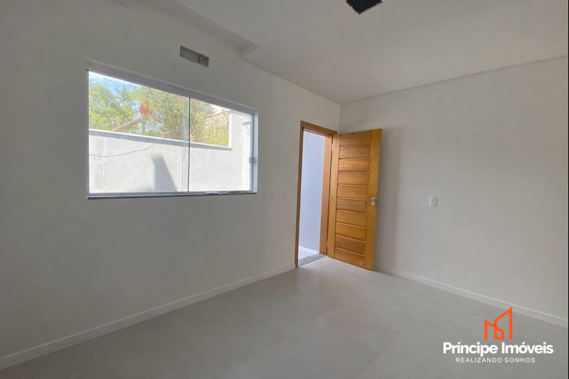 Casa para aluguel em Joinville, Guanabara, 2 quartos: 