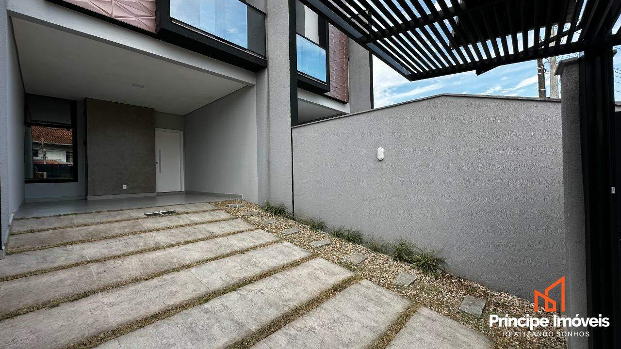 Geminado à venda em Joinville, Saguaçu, 3 quartos: 