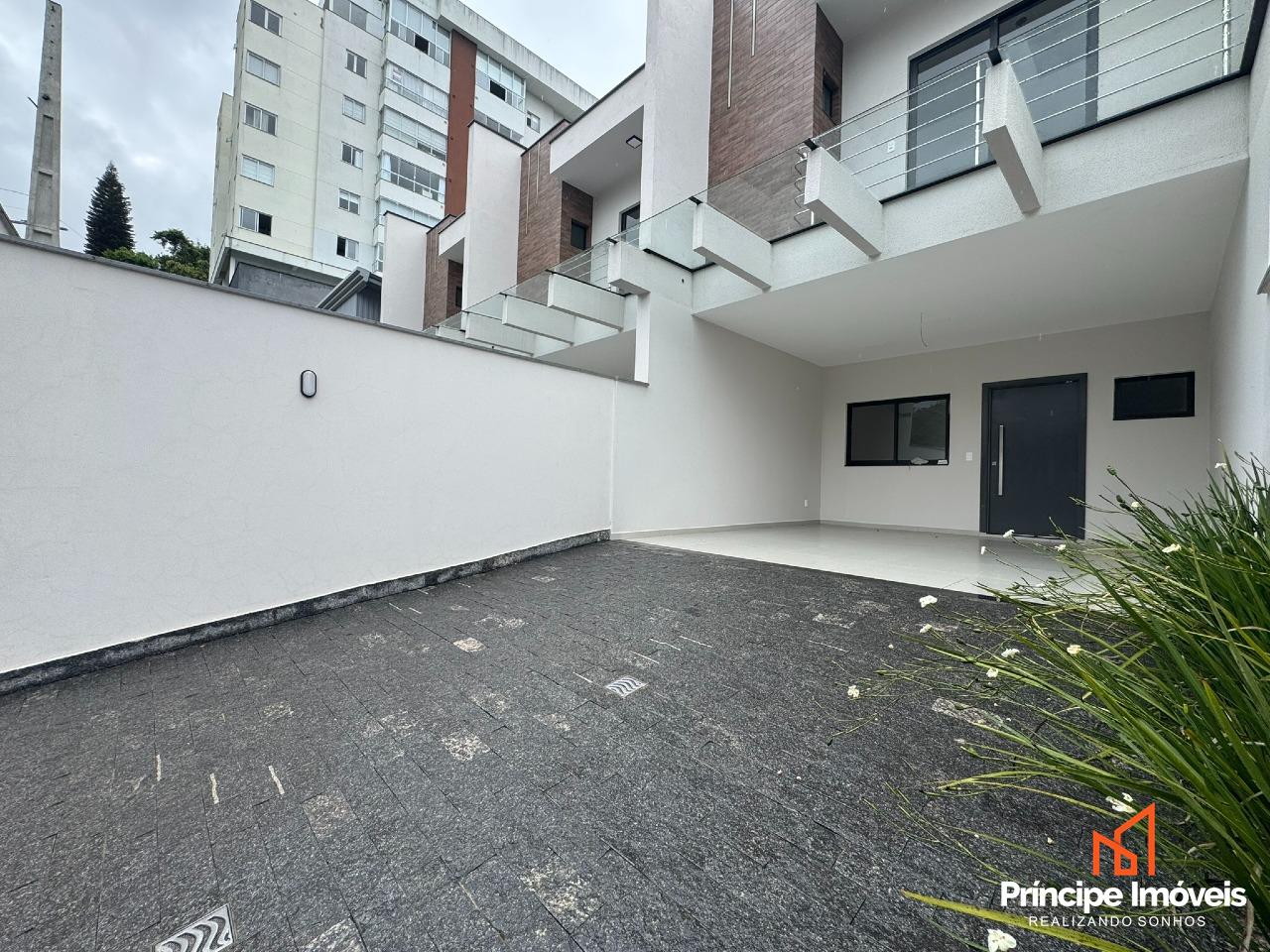 Geminado à venda em Joinville, Costa e Silva, 3 quartos: 