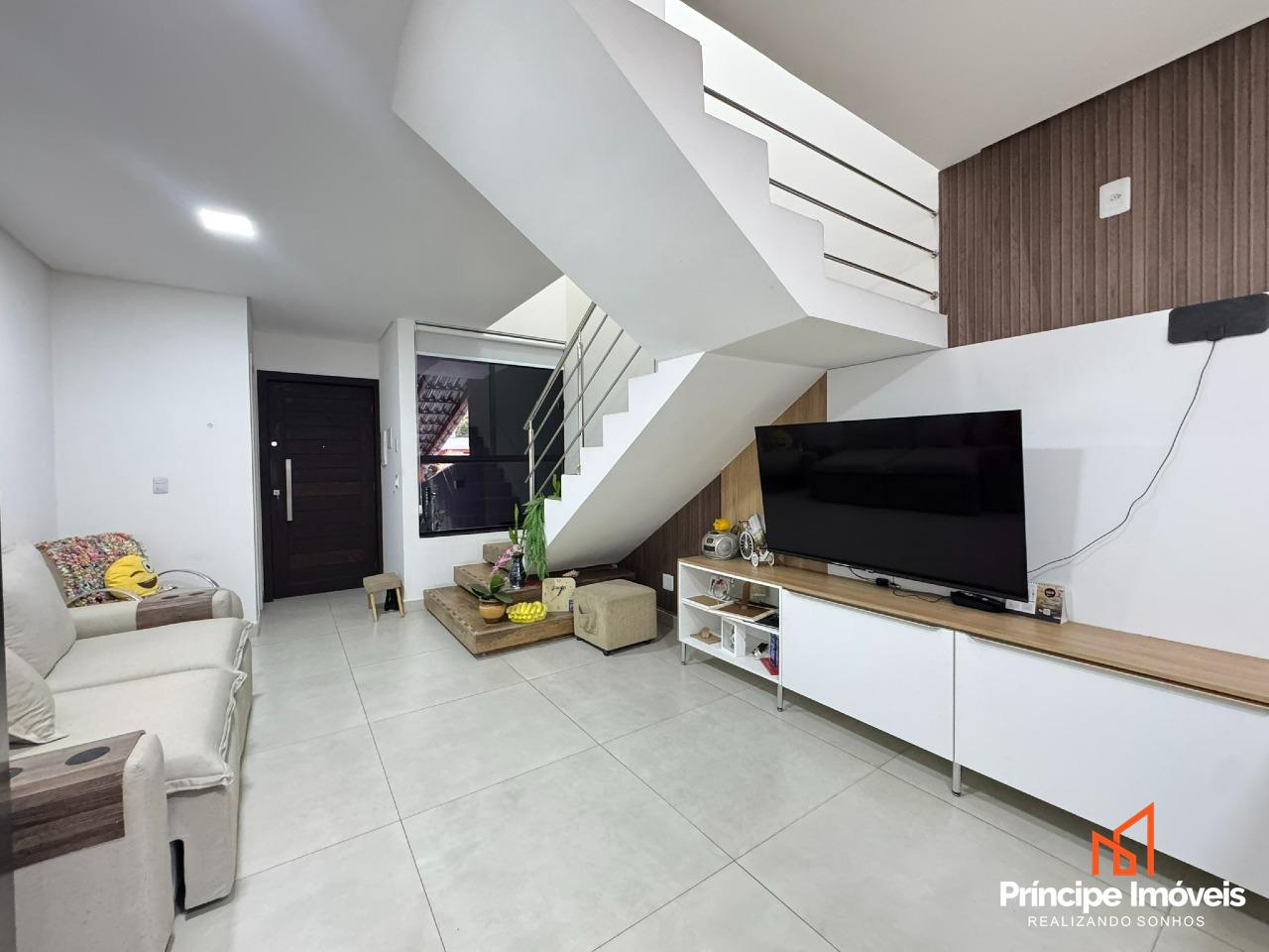 Geminado à venda em Joinville, Santo Antônio, 2 quartos: 