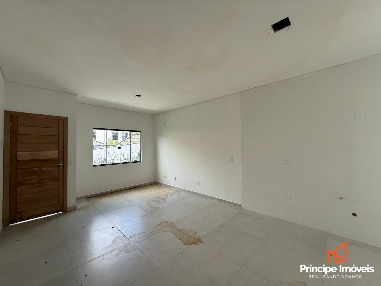 Geminado à venda em Joinville, Santo Antônio, 3 quartos: 