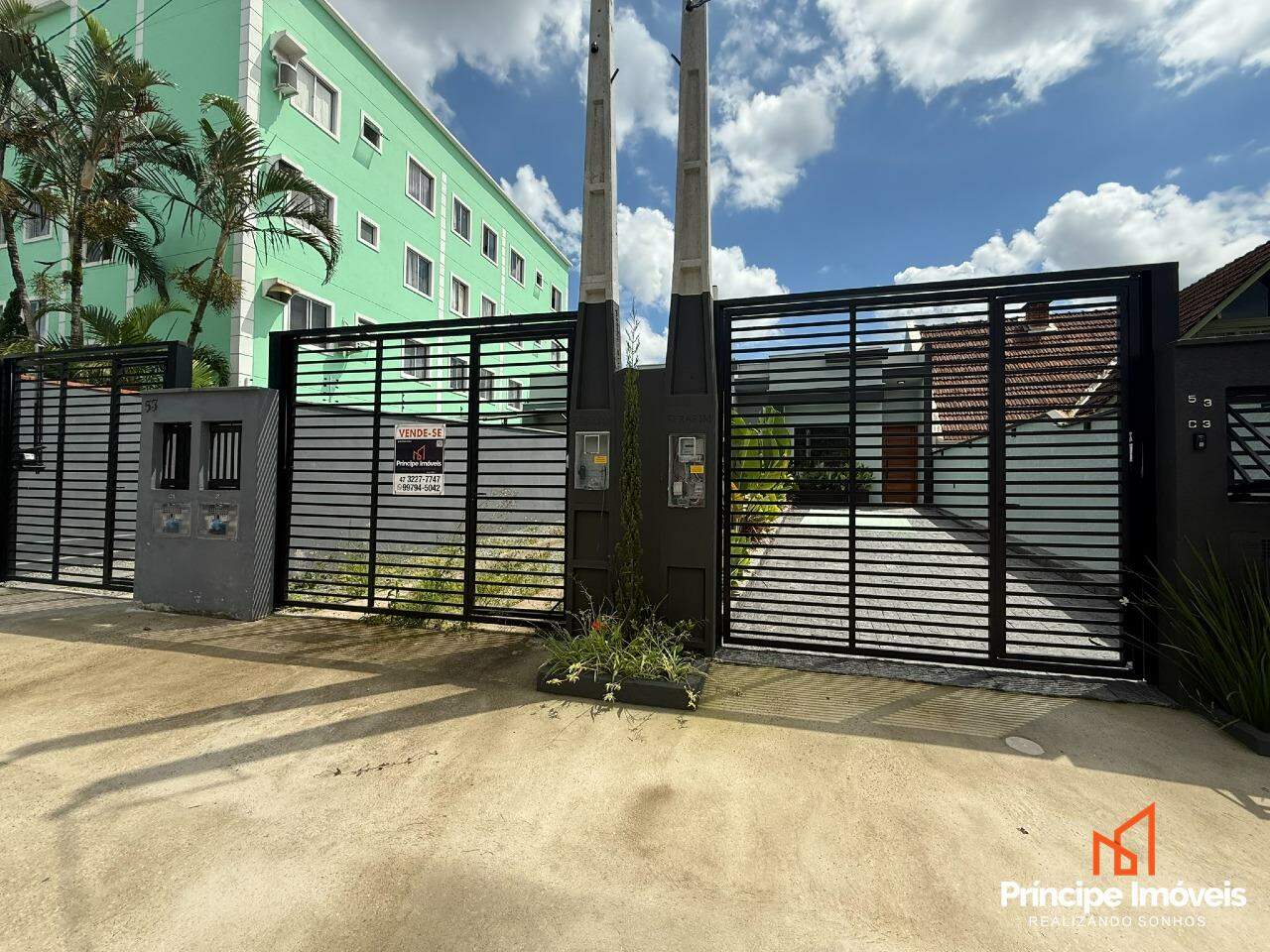 Geminado à venda em Joinville, Santo Antônio, 3 quartos: 