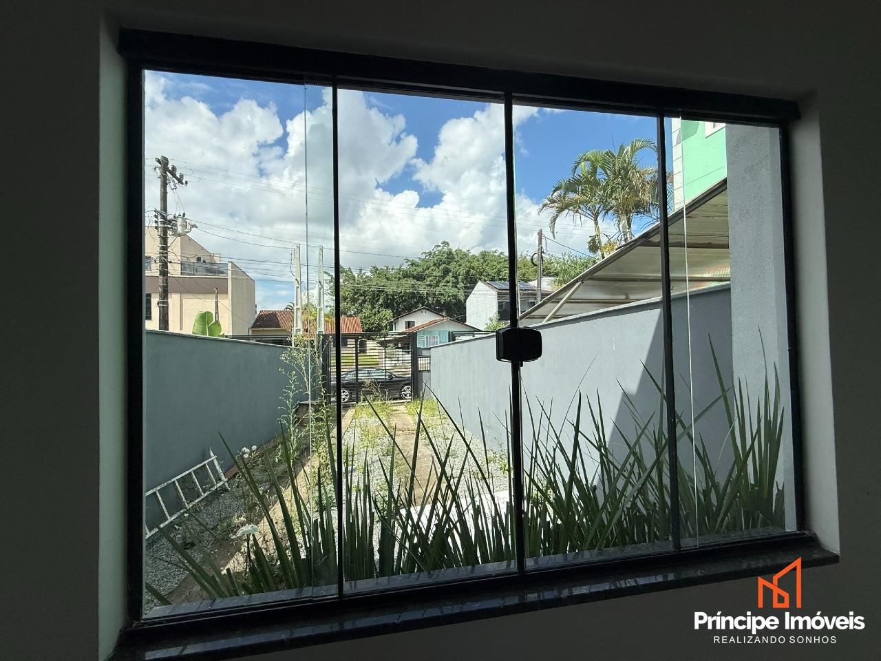 Geminado à venda em Joinville, Santo Antônio, 3 quartos: 