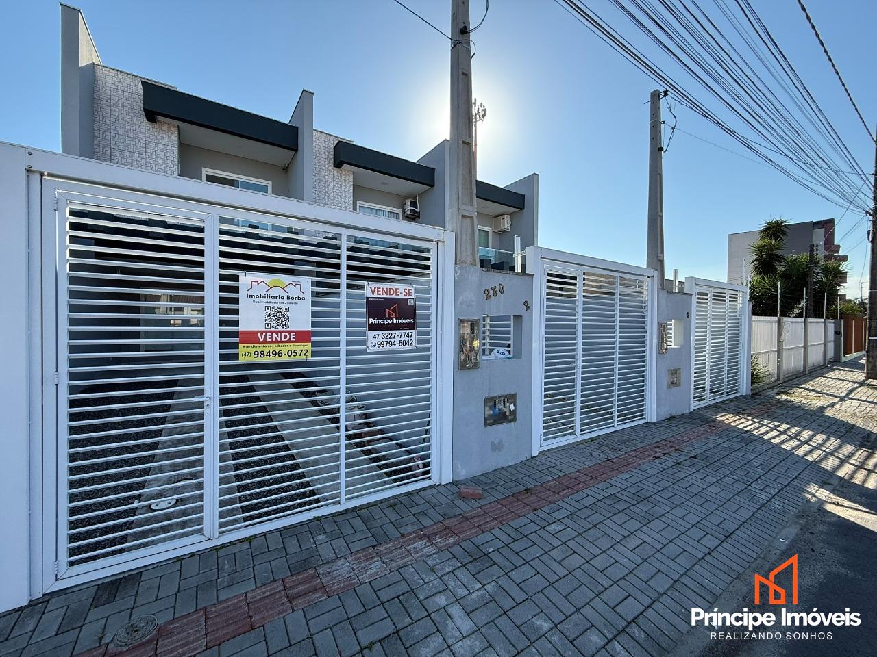 Geminado à venda em Joinville, Guanabara, 3 quartos: 