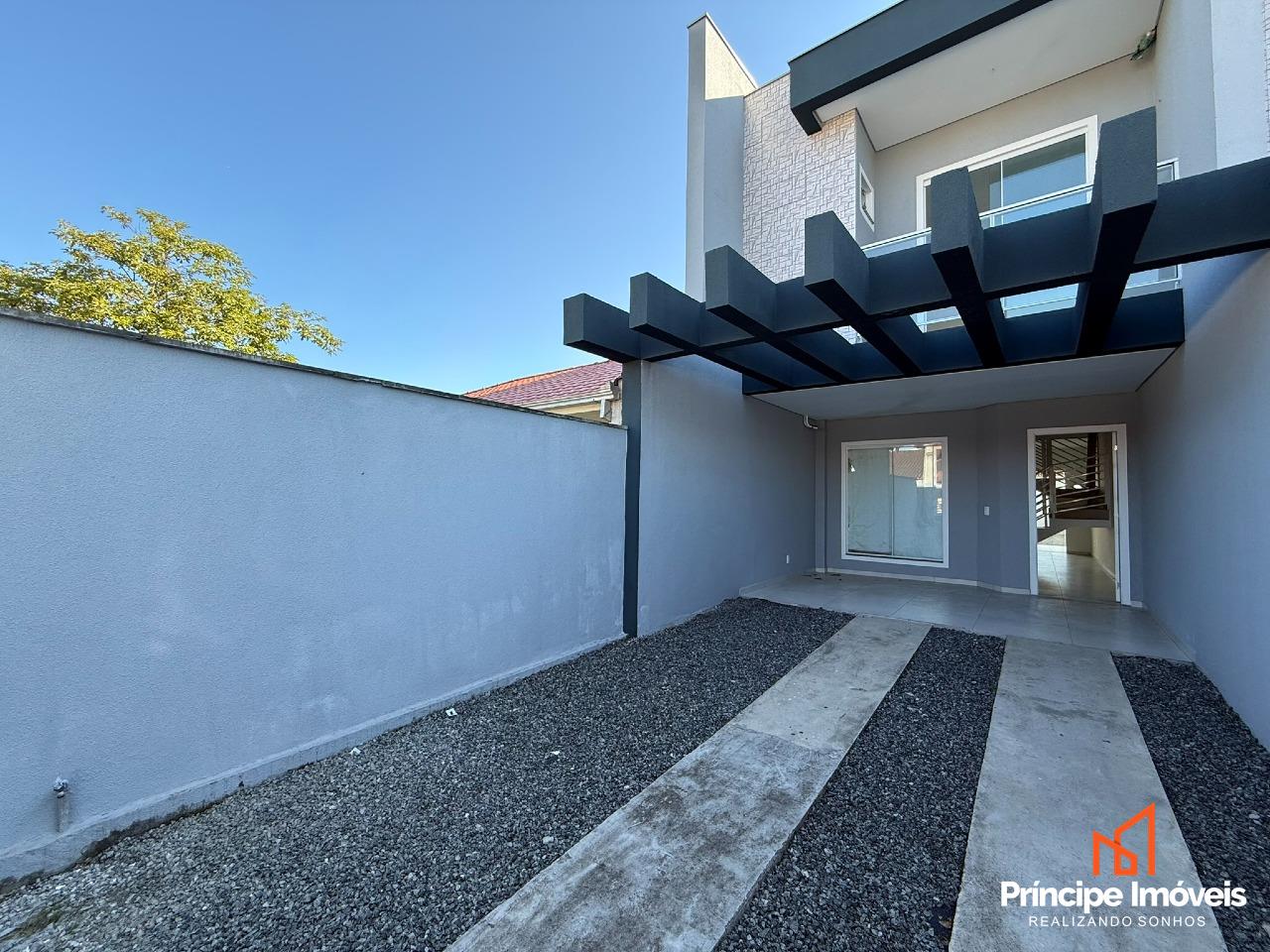 Geminado à venda em Joinville, Guanabara, 3 quartos: 