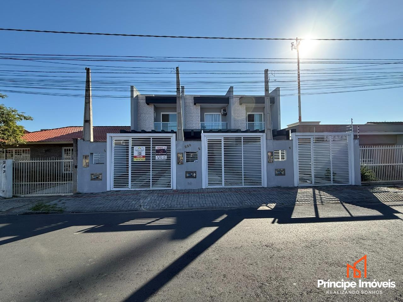 Geminado à venda em Joinville, Guanabara, 3 quartos: 