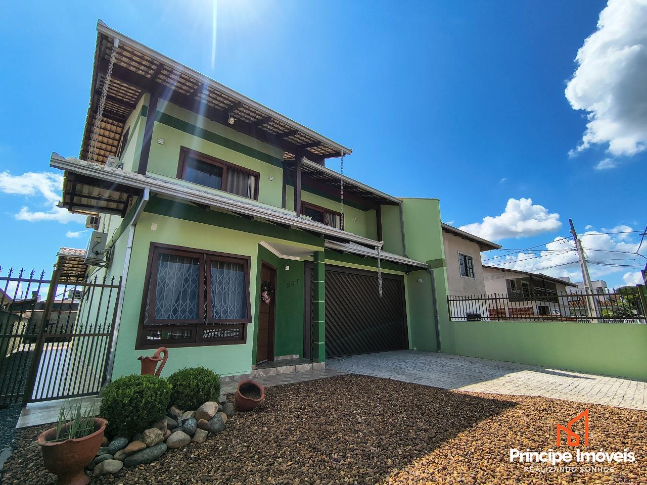 Sobrado à venda em Joinville, Boa Vista, 4 quartos: 