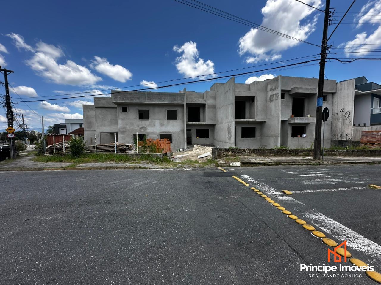Geminado à venda em Joinville, Saguaçu, 2 quartos: 