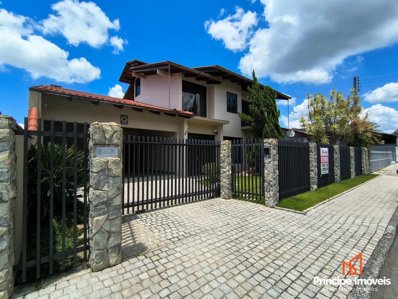 Casa à venda em Joinville, Iririú, 4 quartos: 