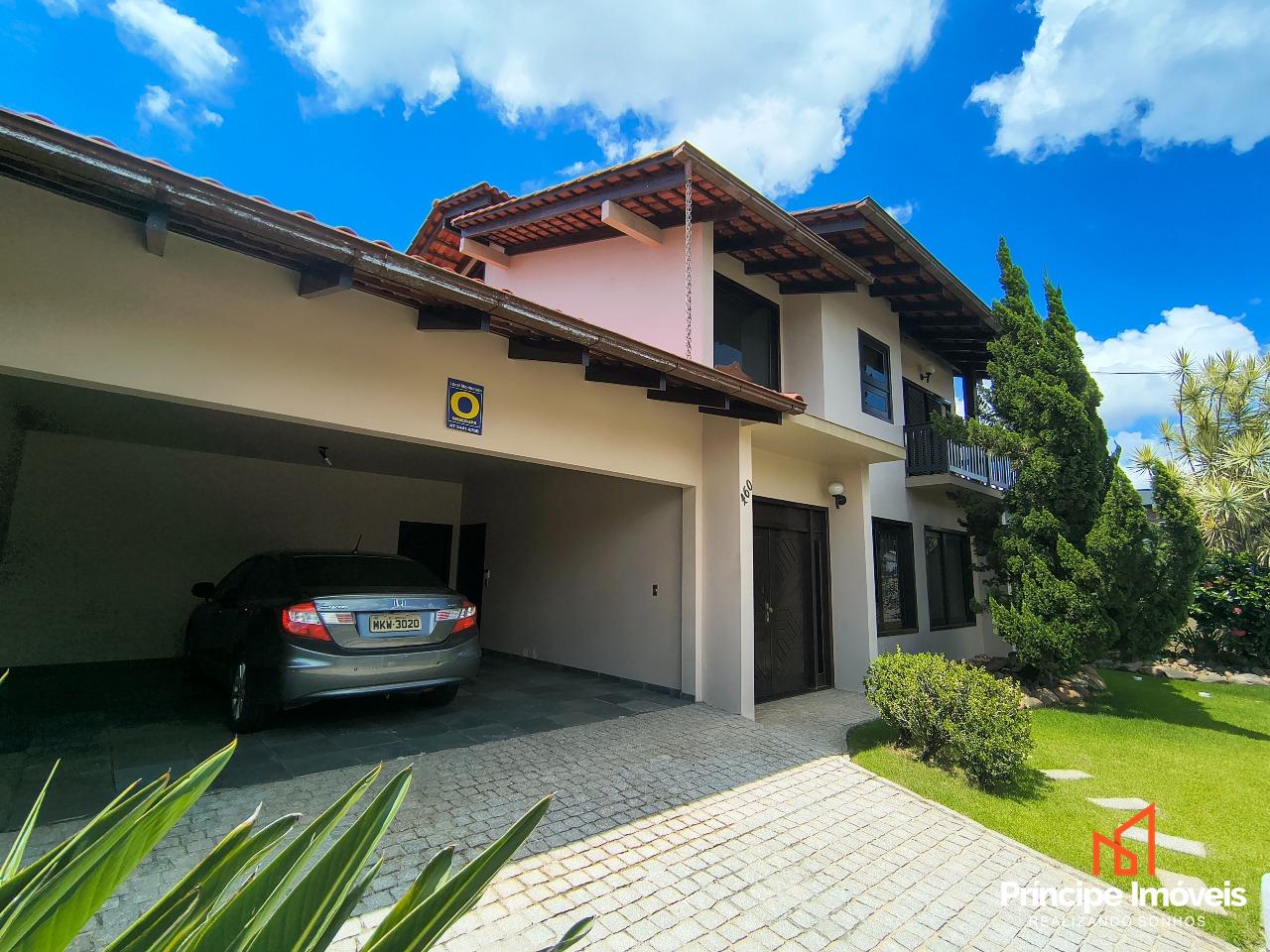 Casa à venda em Joinville, Iririú, 4 quartos: 