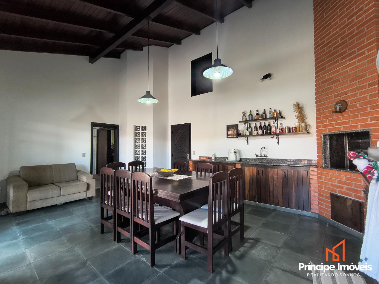 Casa à venda em Joinville, Iririú, 4 quartos: 