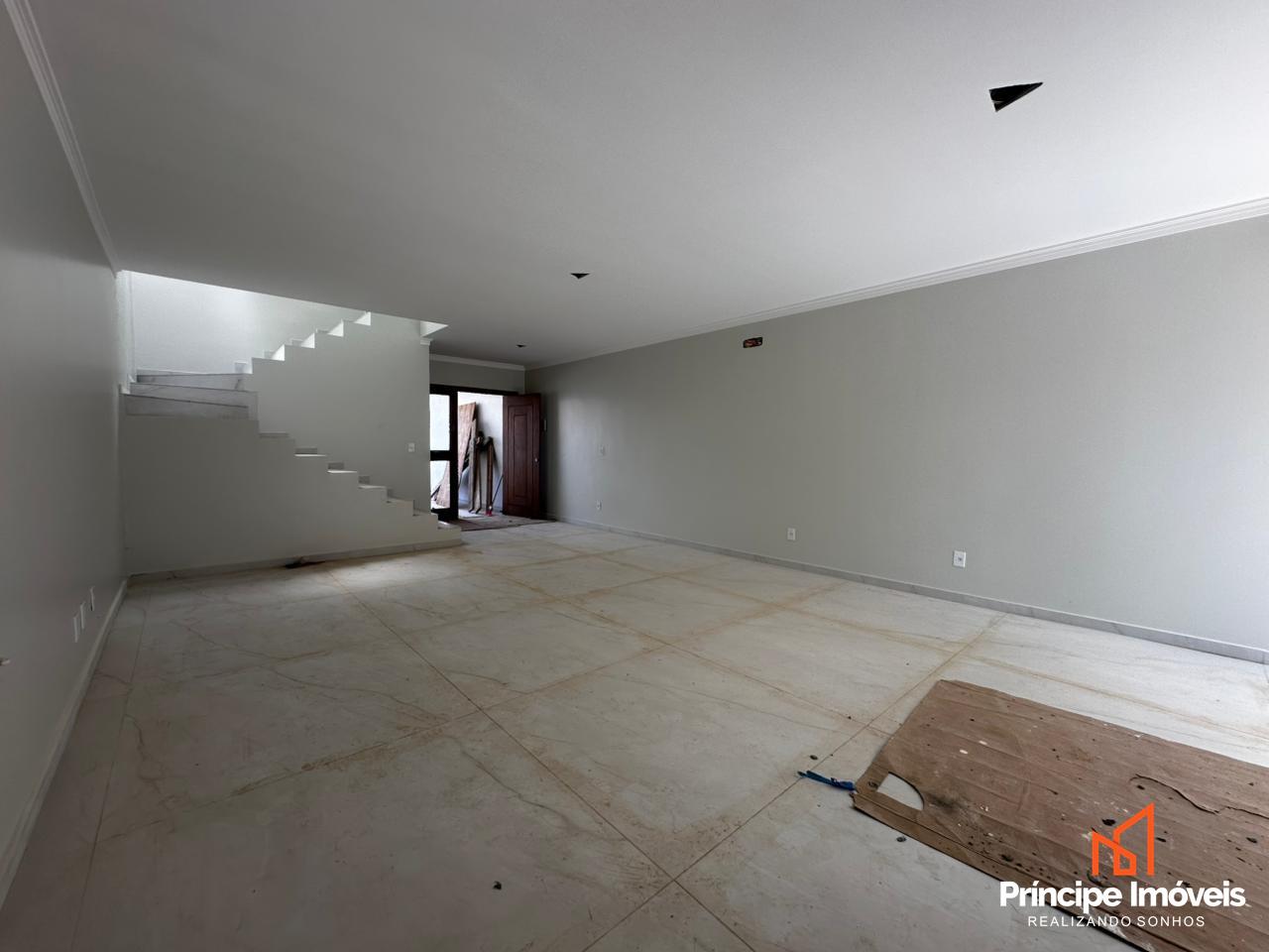 Geminado à venda em Joinville, Bucarein, 3 quartos: 