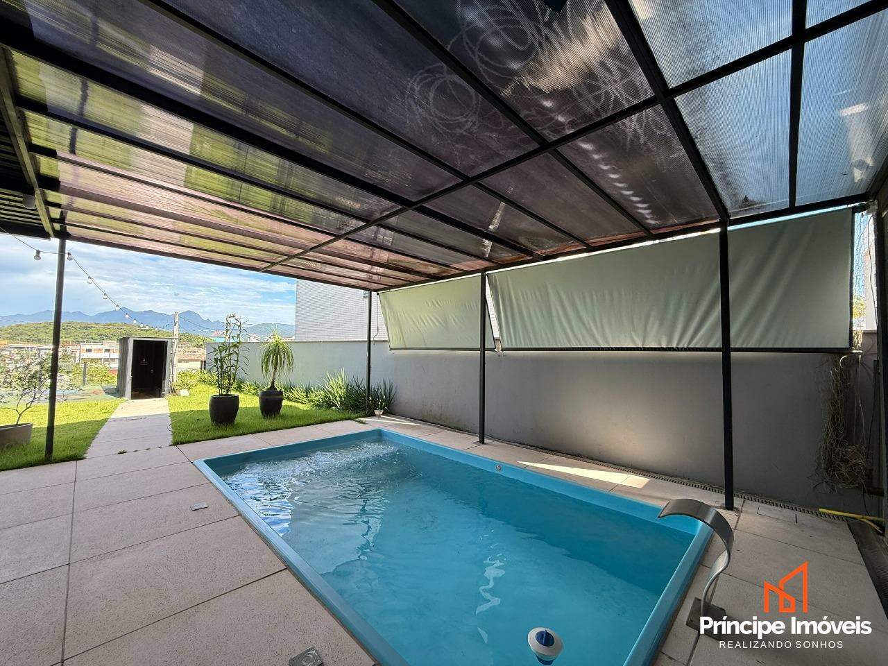 Casa à venda em Joinville, Glória, 1 quarto: 