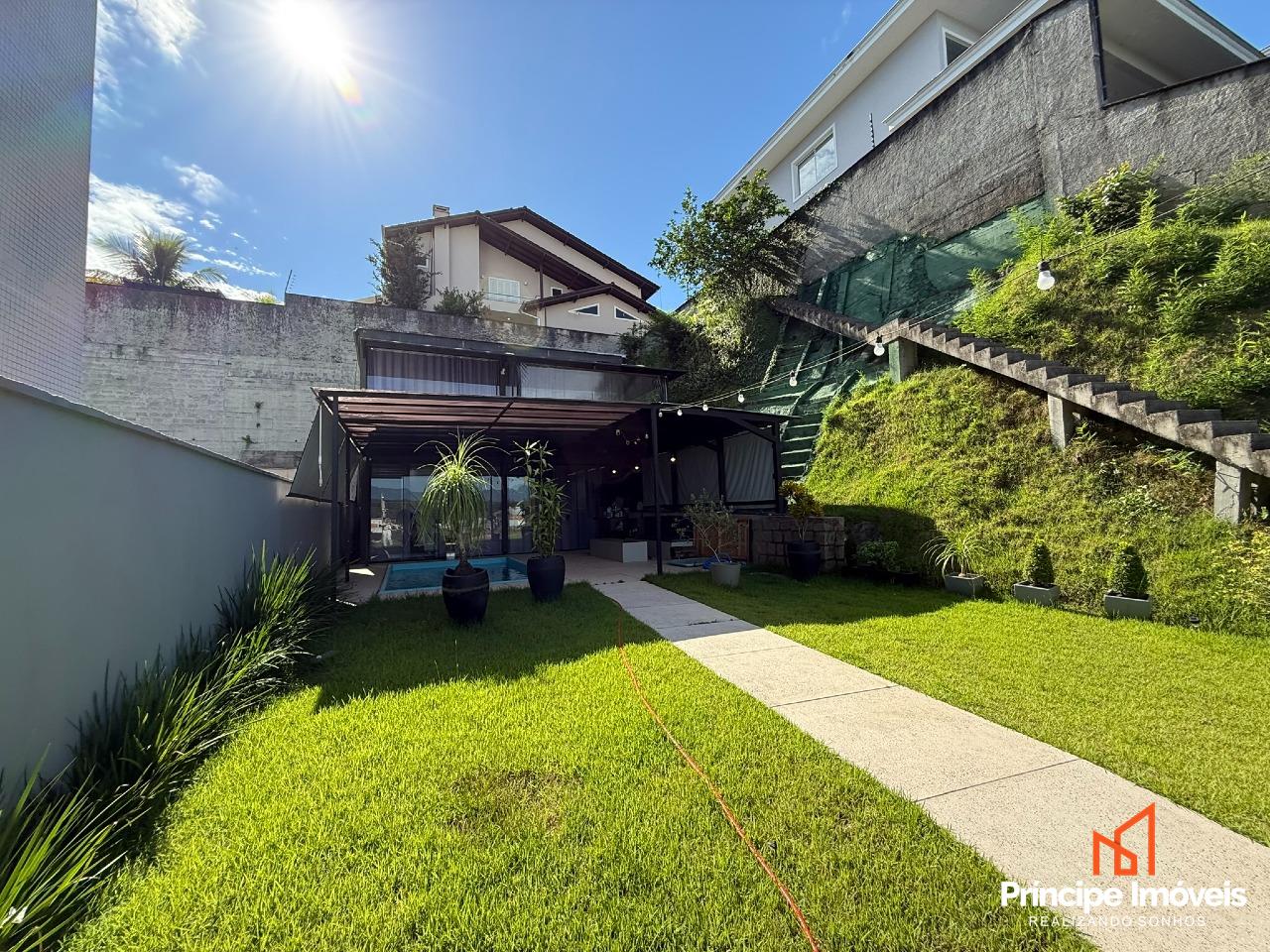 Casa à venda em Joinville, Glória, 1 quarto: 