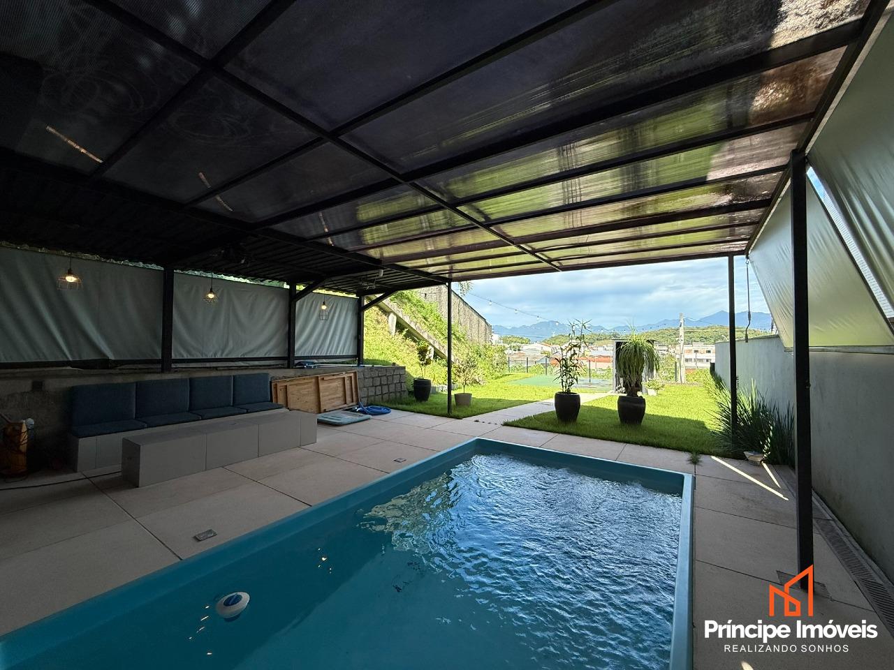 Casa à venda em Joinville, Glória, 1 quarto: 