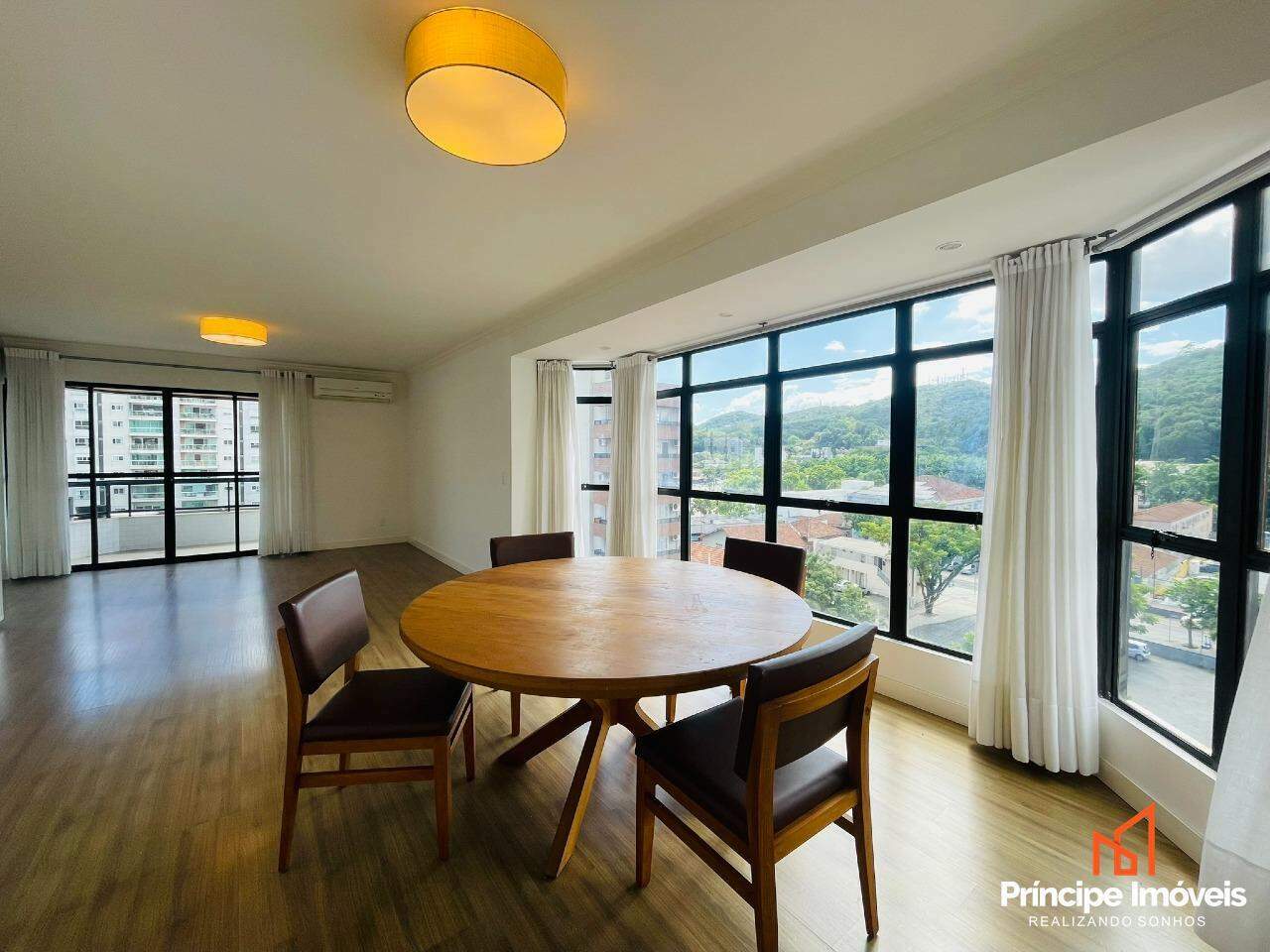 Apartamento à venda em Joinville, Centro, 3 quartos: 