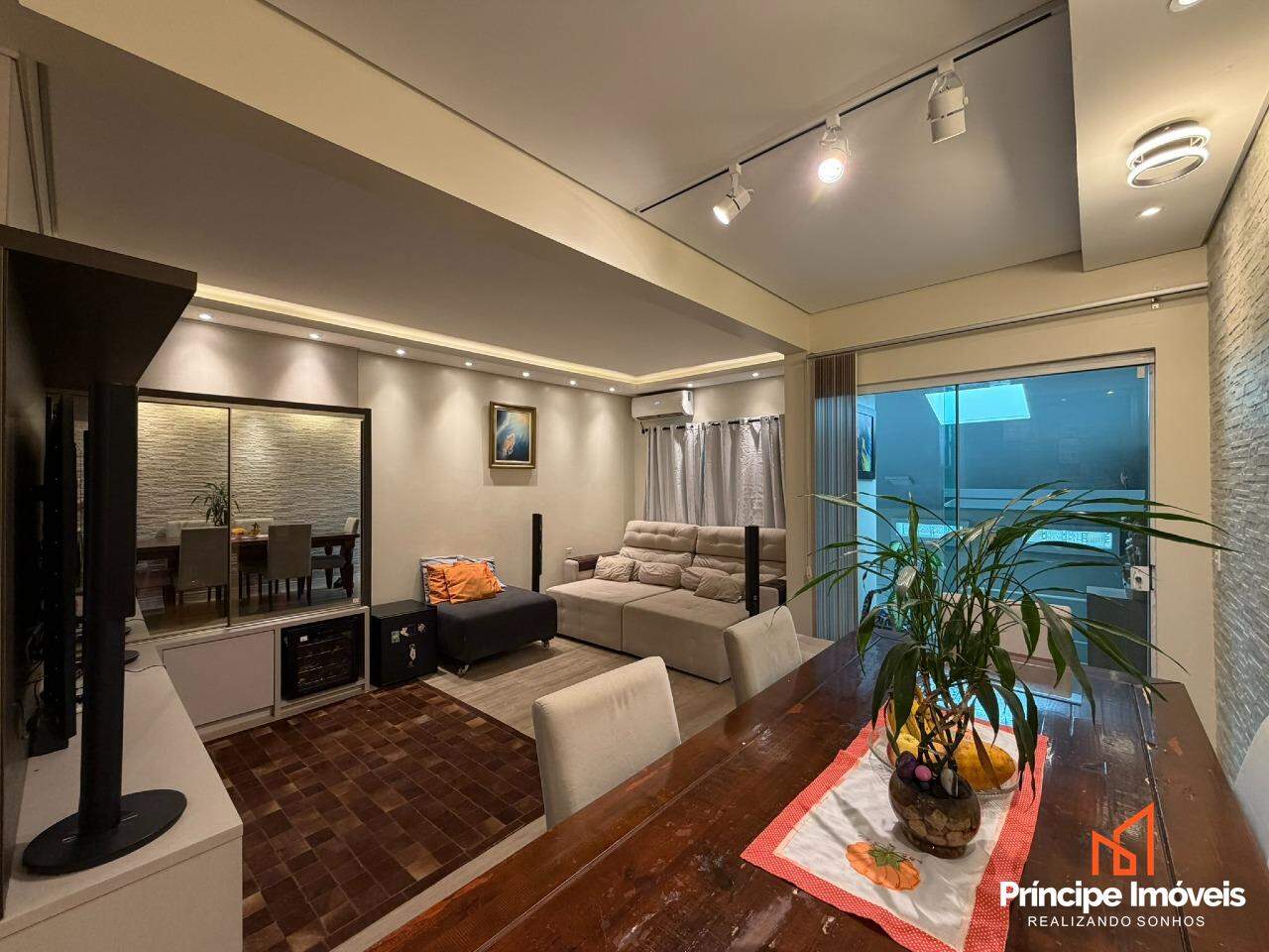 Geminado à venda em Joinville, Floresta, 4 quartos: 