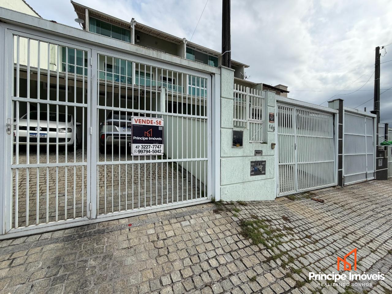 Geminado à venda em Joinville, Floresta, 4 quartos: 