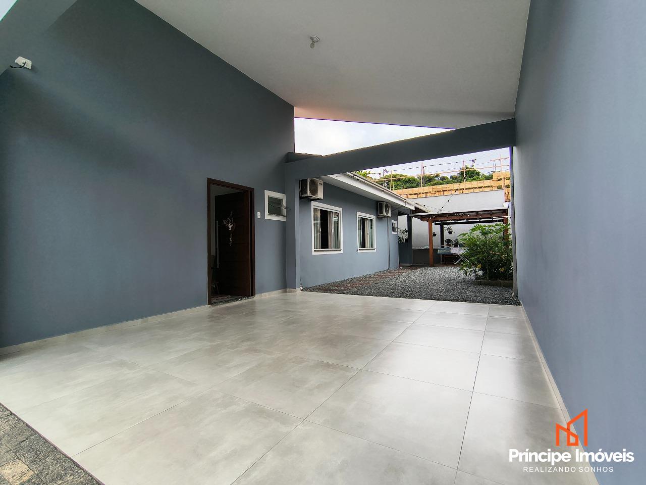 Casa à venda em Joinville, Iririú, 3 quartos: 