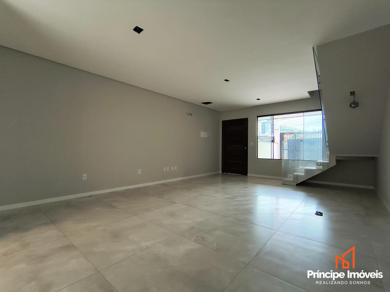 Geminado à venda em Joinville, Saguaçu, 3 quartos: 