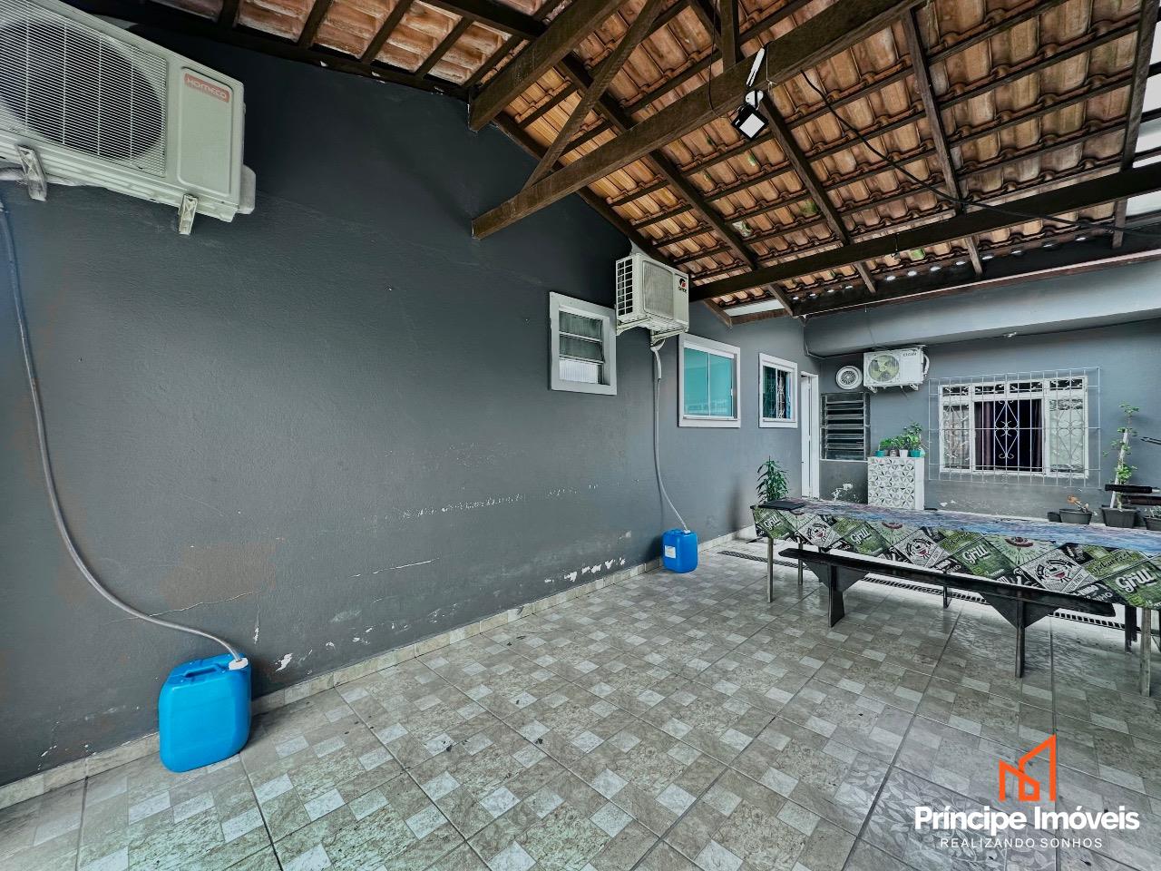 Casa à venda em Joinville, Iririú, 3 quartos: 