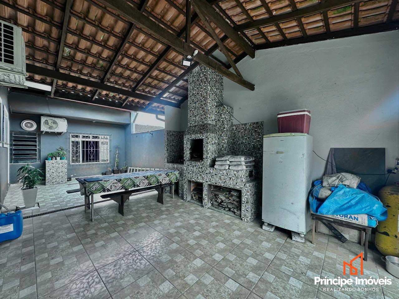 Casa à venda em Joinville, Iririú, 3 quartos: 