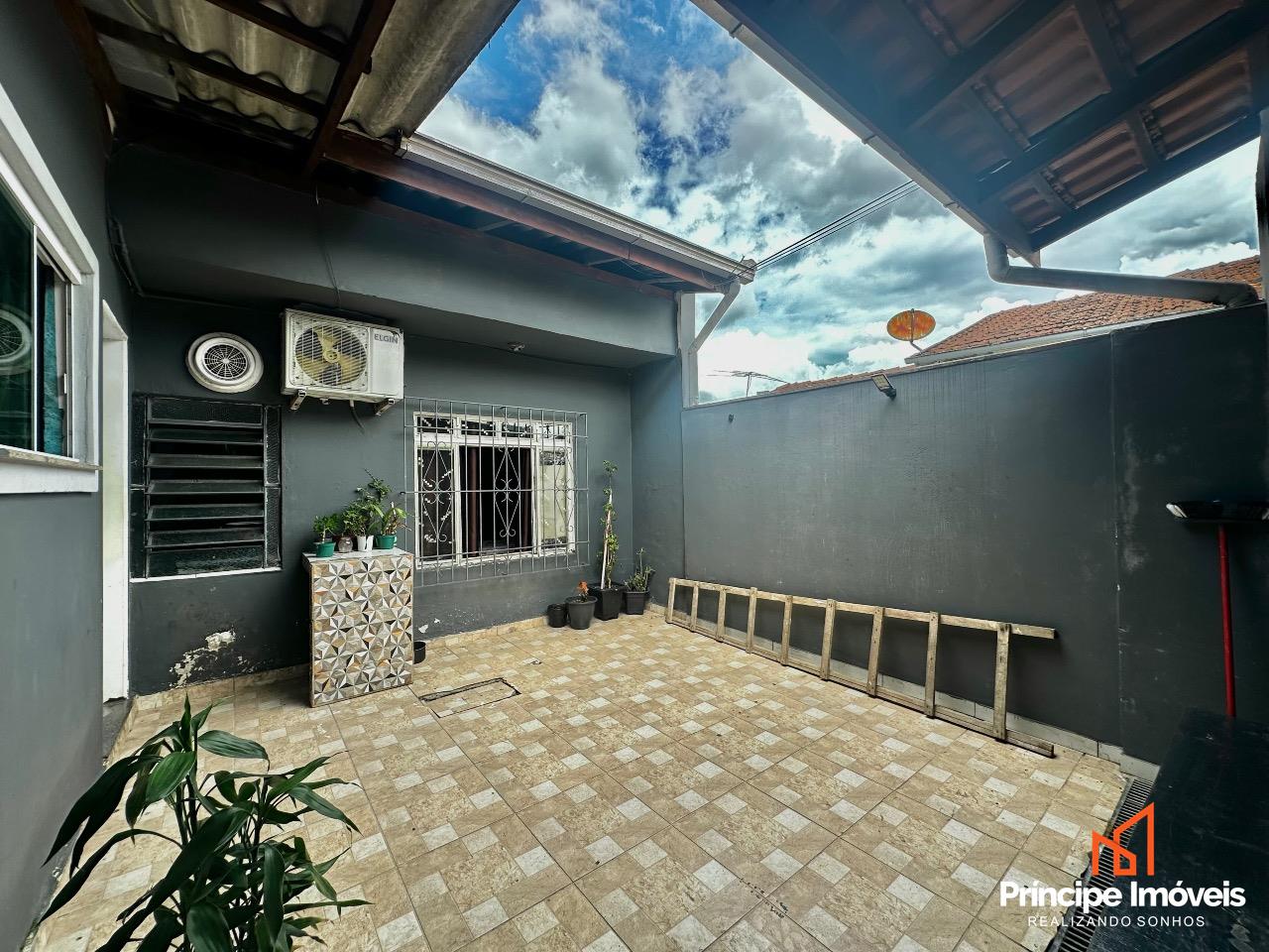 Casa à venda em Joinville, Iririú, 3 quartos: 