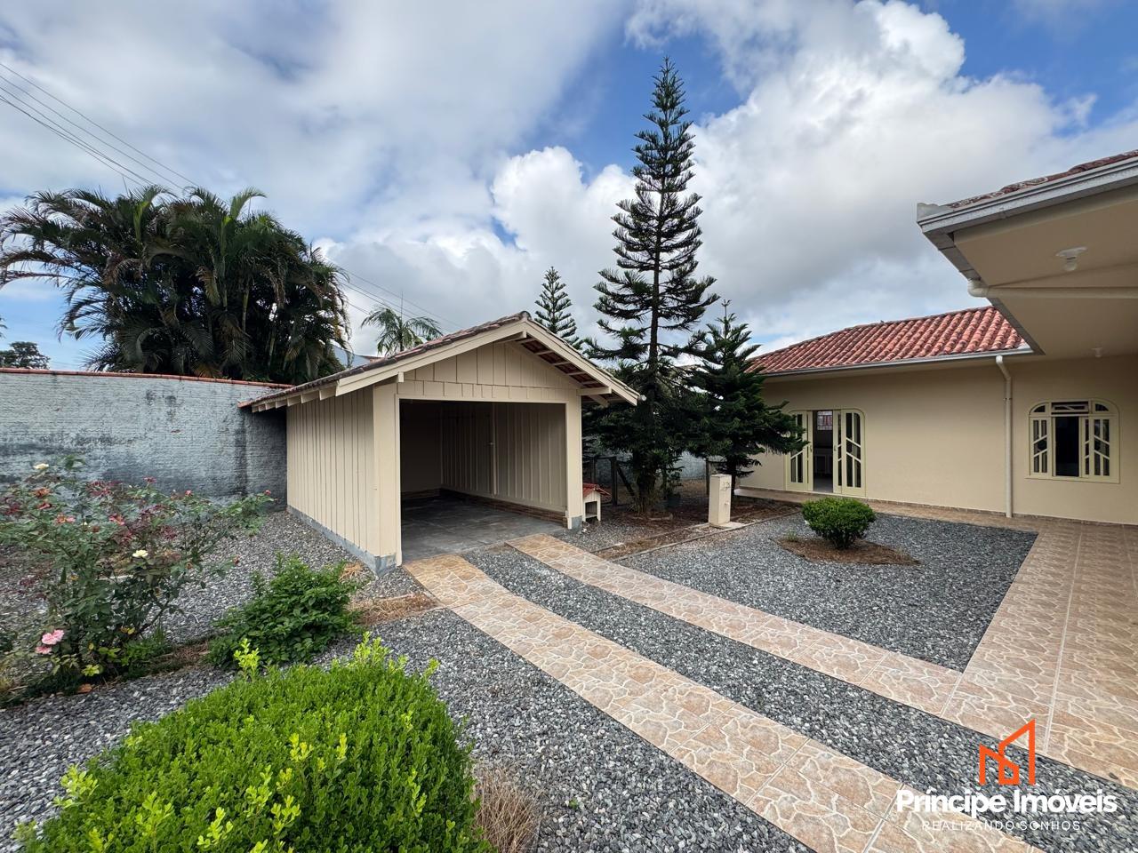 Casa para aluguel em Joinville, Jarivatuba, 4 quartos: 