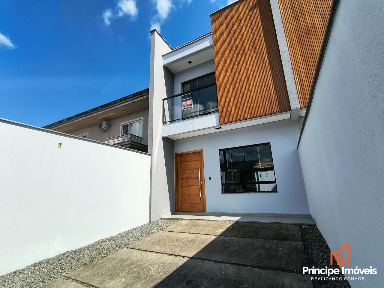 Geminado à venda em Joinville, Guanabara, 3 quartos: 