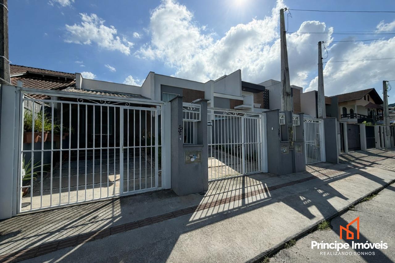 Geminado à venda em Joinville, Saguaçu, 2 quartos: 