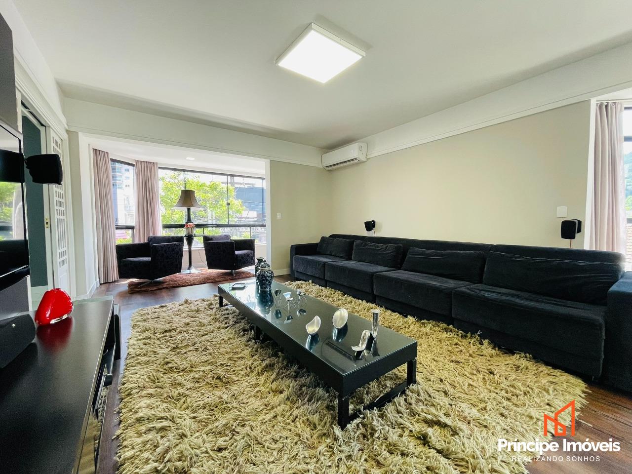 Apartamento à venda em Joinville, Centro, 4 quartos: 