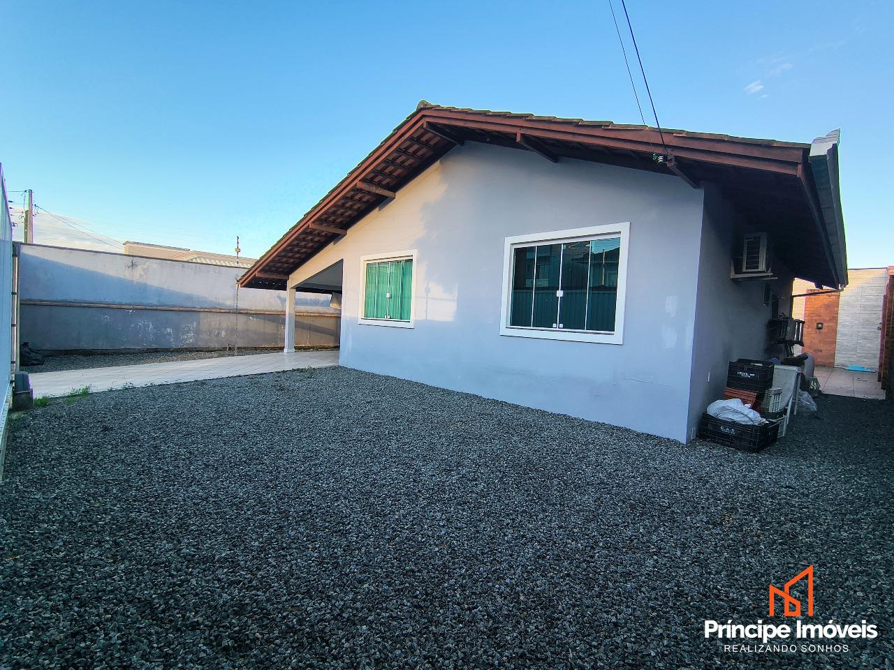 Casa à venda em Joinville, Guanabara, 2 quartos: 