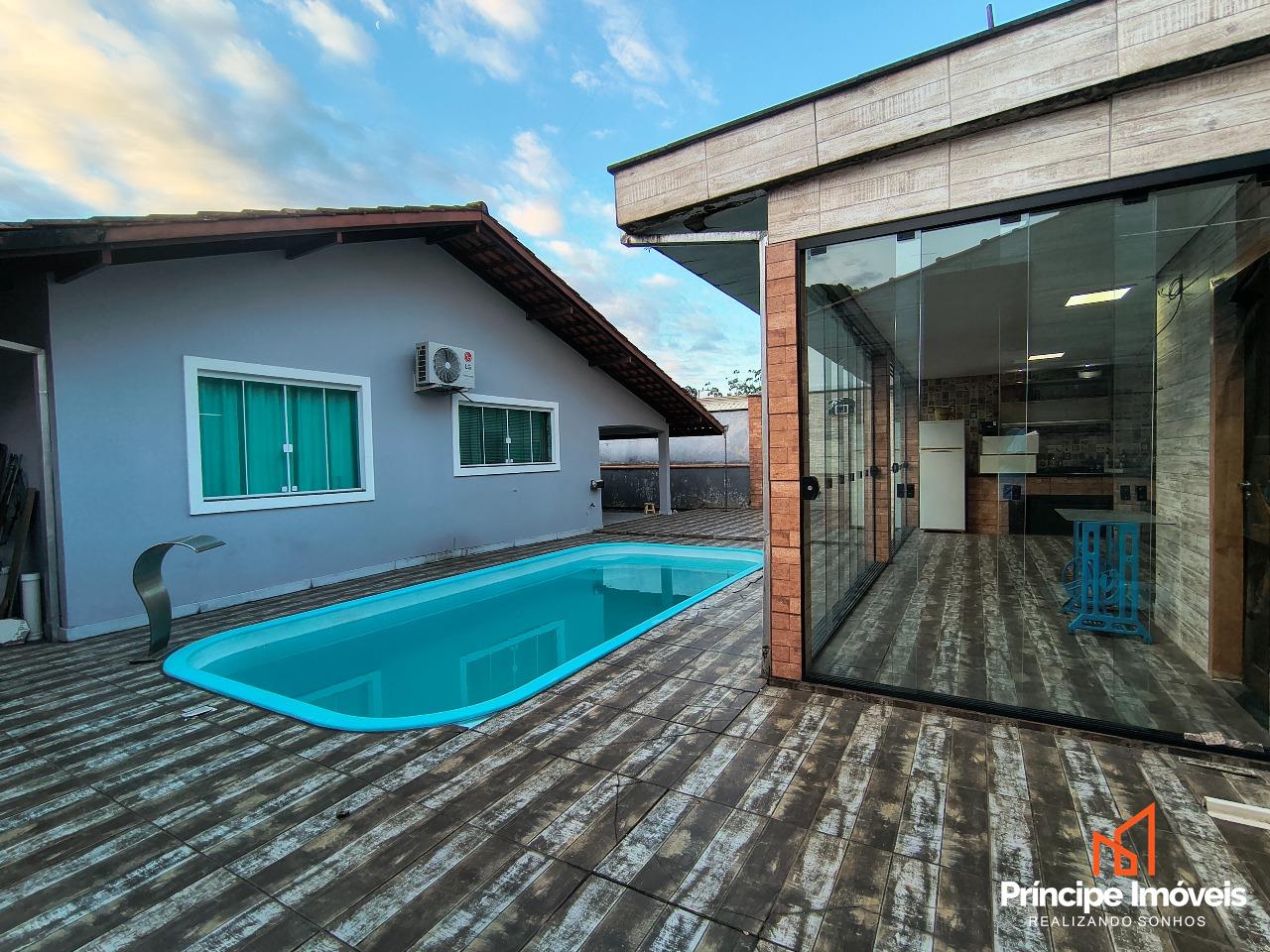 Casa à venda em Joinville, Guanabara, 2 quartos: 
