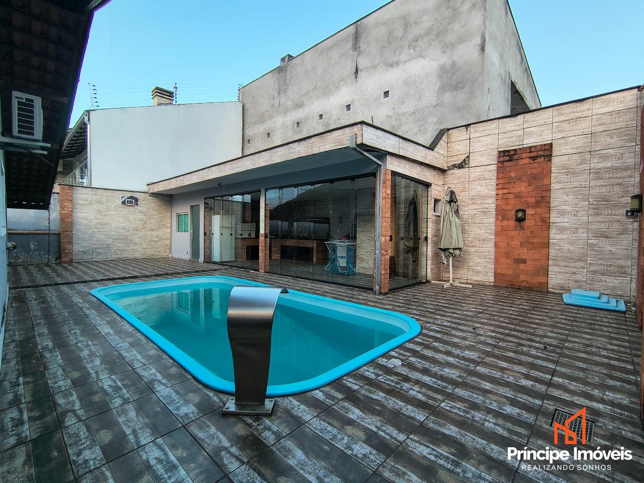 Casa à venda em Joinville, Guanabara, 2 quartos: 