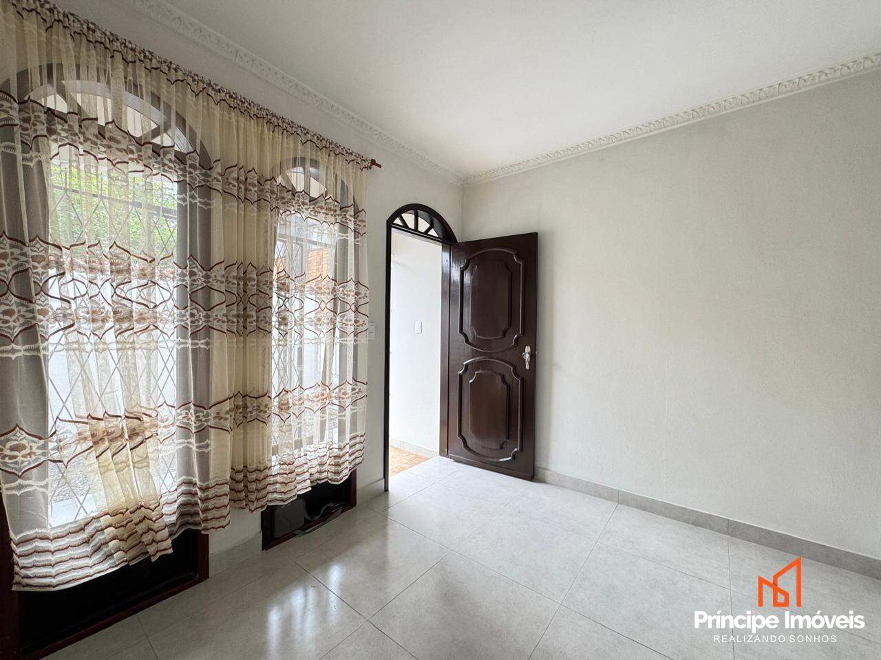 Casa para aluguel em Joinville, Bucarein, : 