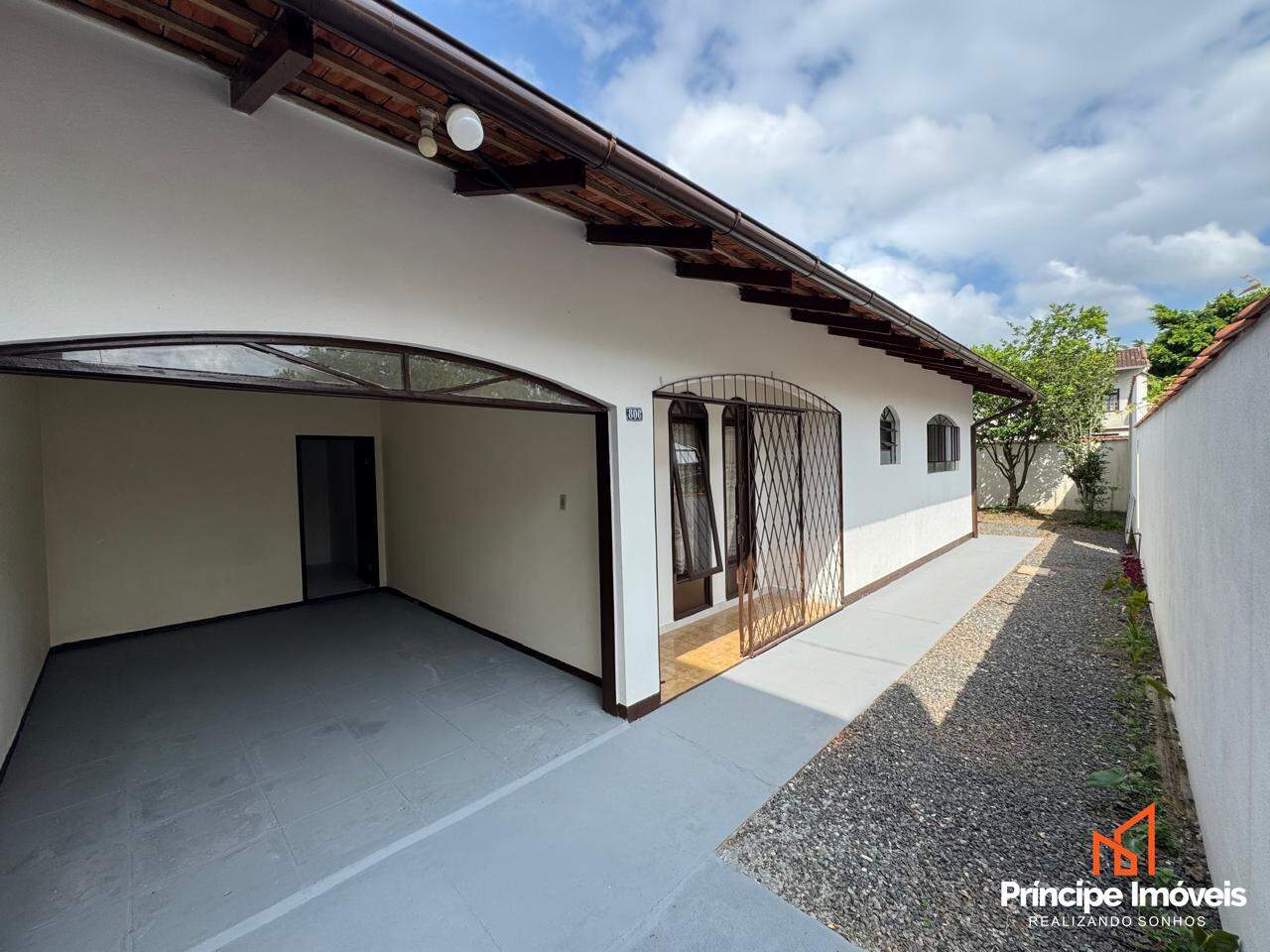 Casa para aluguel em Joinville, Bucarein, : 