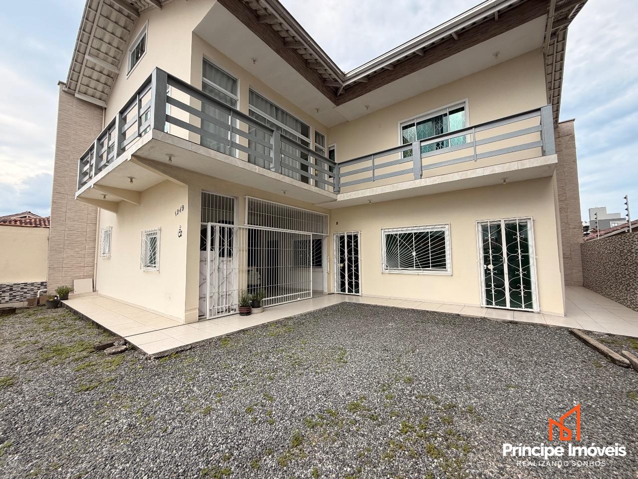 Casa à venda em Joinville, Bucarein, 3 quartos: 