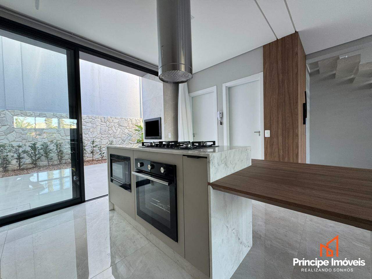 Casa para aluguel em Joinville, Glória, 3 quartos: 