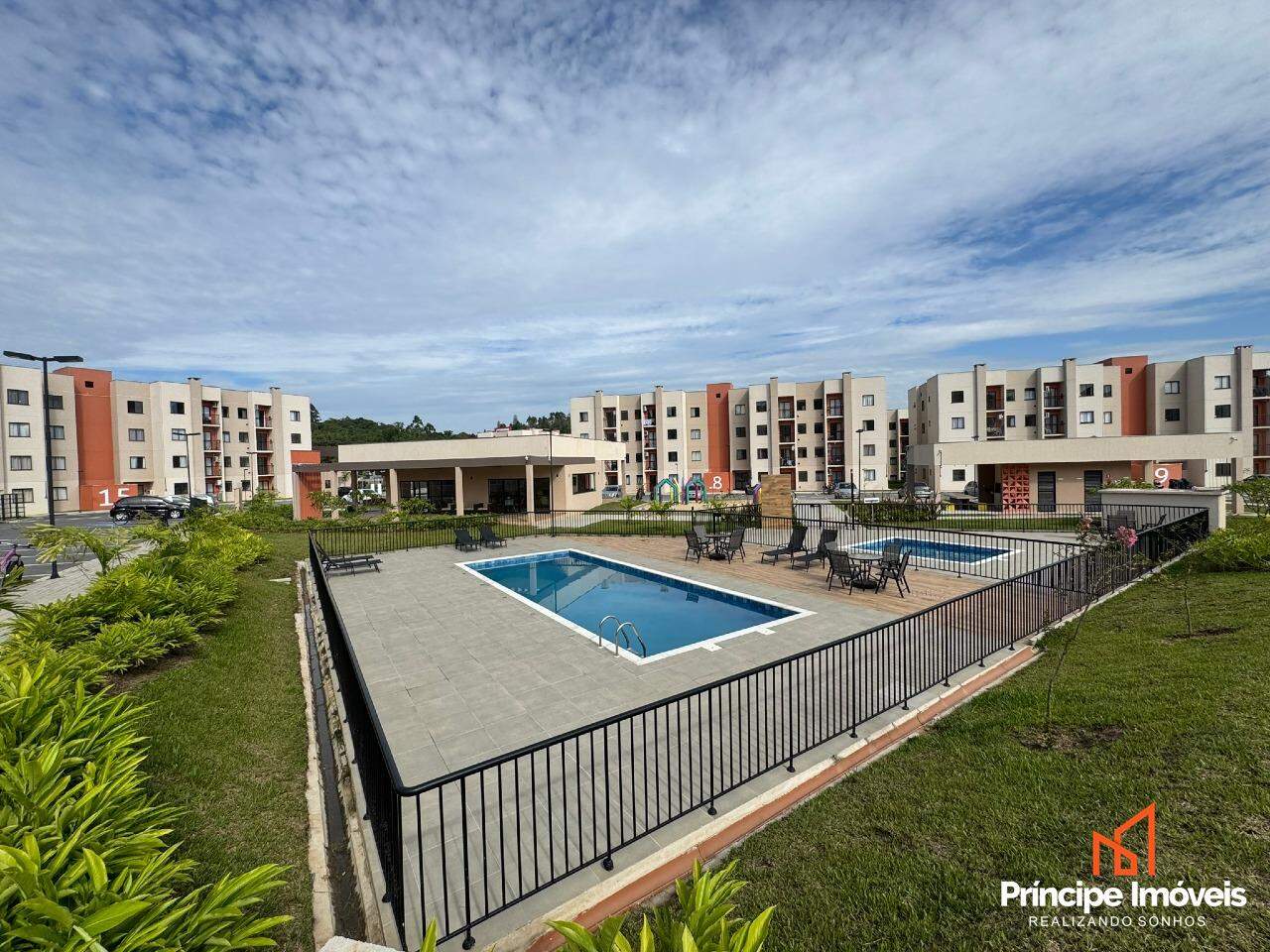 Apartamento para aluguel em Joinville, Paranaguamirim, 2 quartos: 