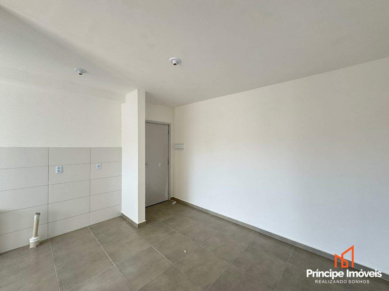 Apartamento para aluguel em Joinville, Paranaguamirim, 2 quartos: 