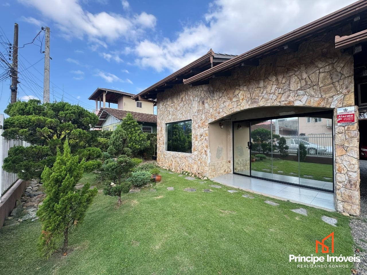 Casa à venda em Joinville, Floresta, 2 quartos: 