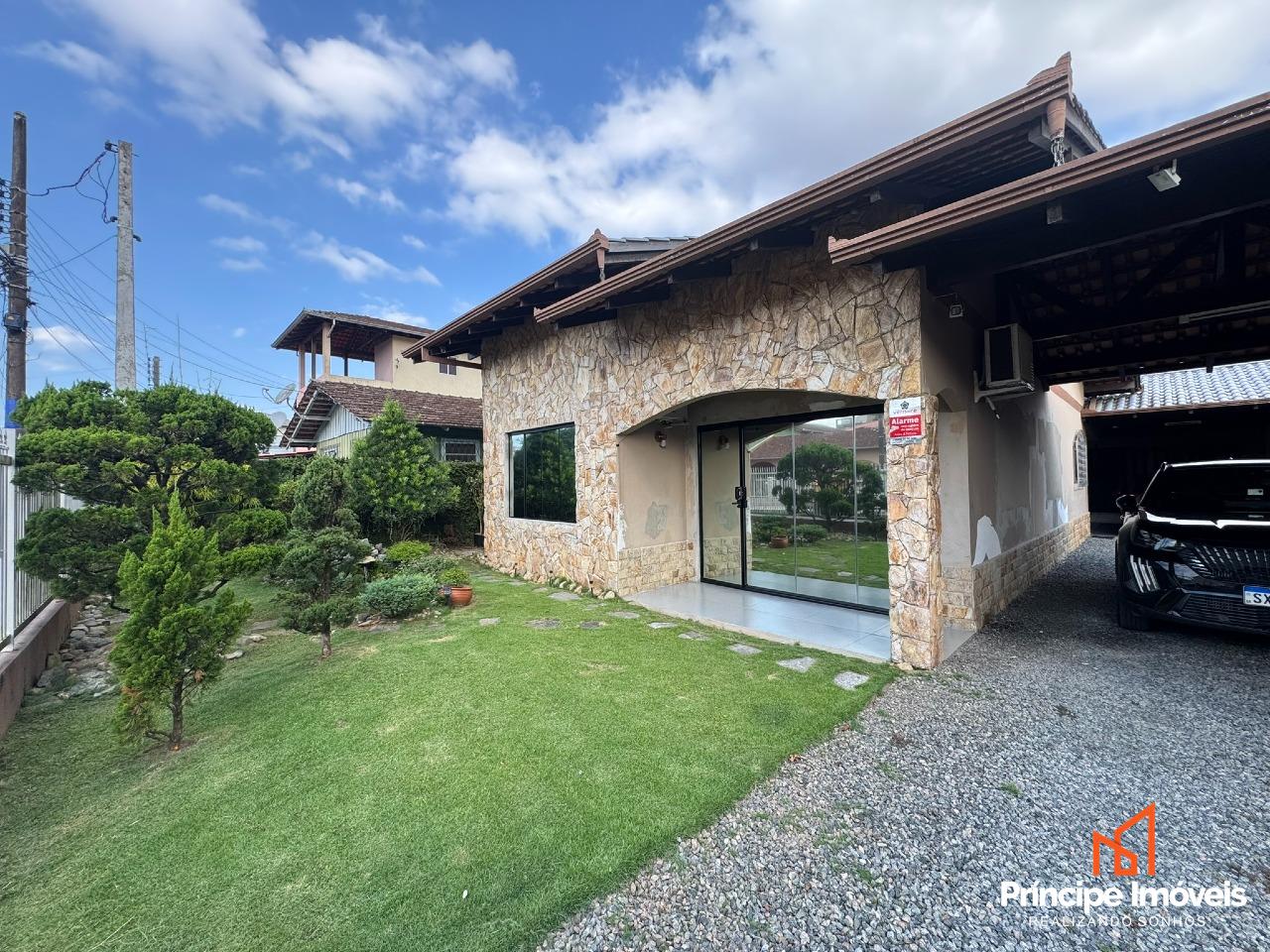 Casa à venda em Joinville, Floresta, 2 quartos: 