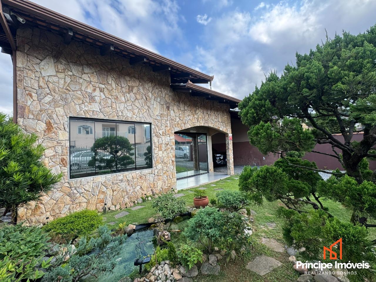 Casa à venda em Joinville, Floresta, 2 quartos: 