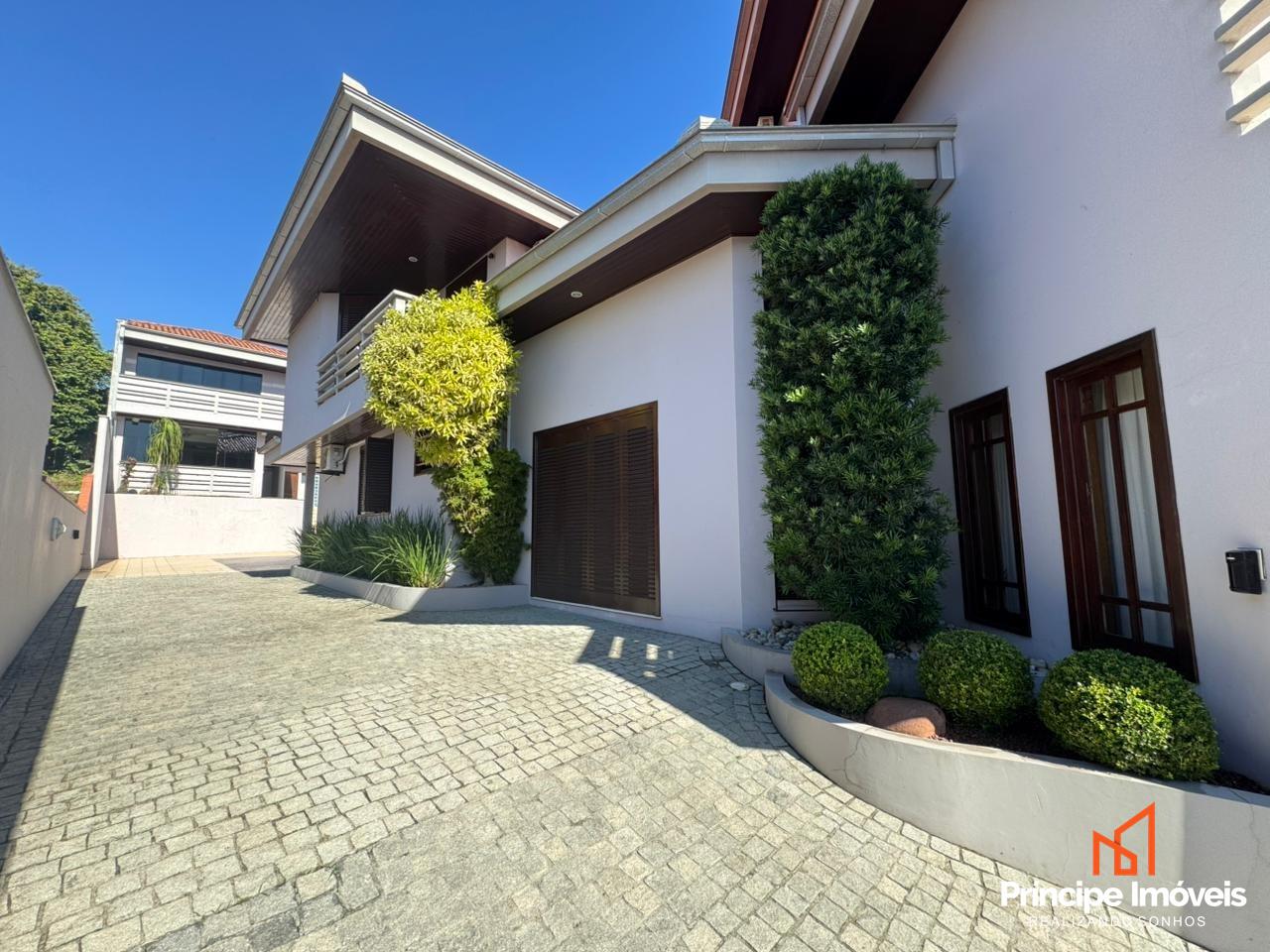 Casa à venda em Joinville, Boa Vista, 5 quartos: 