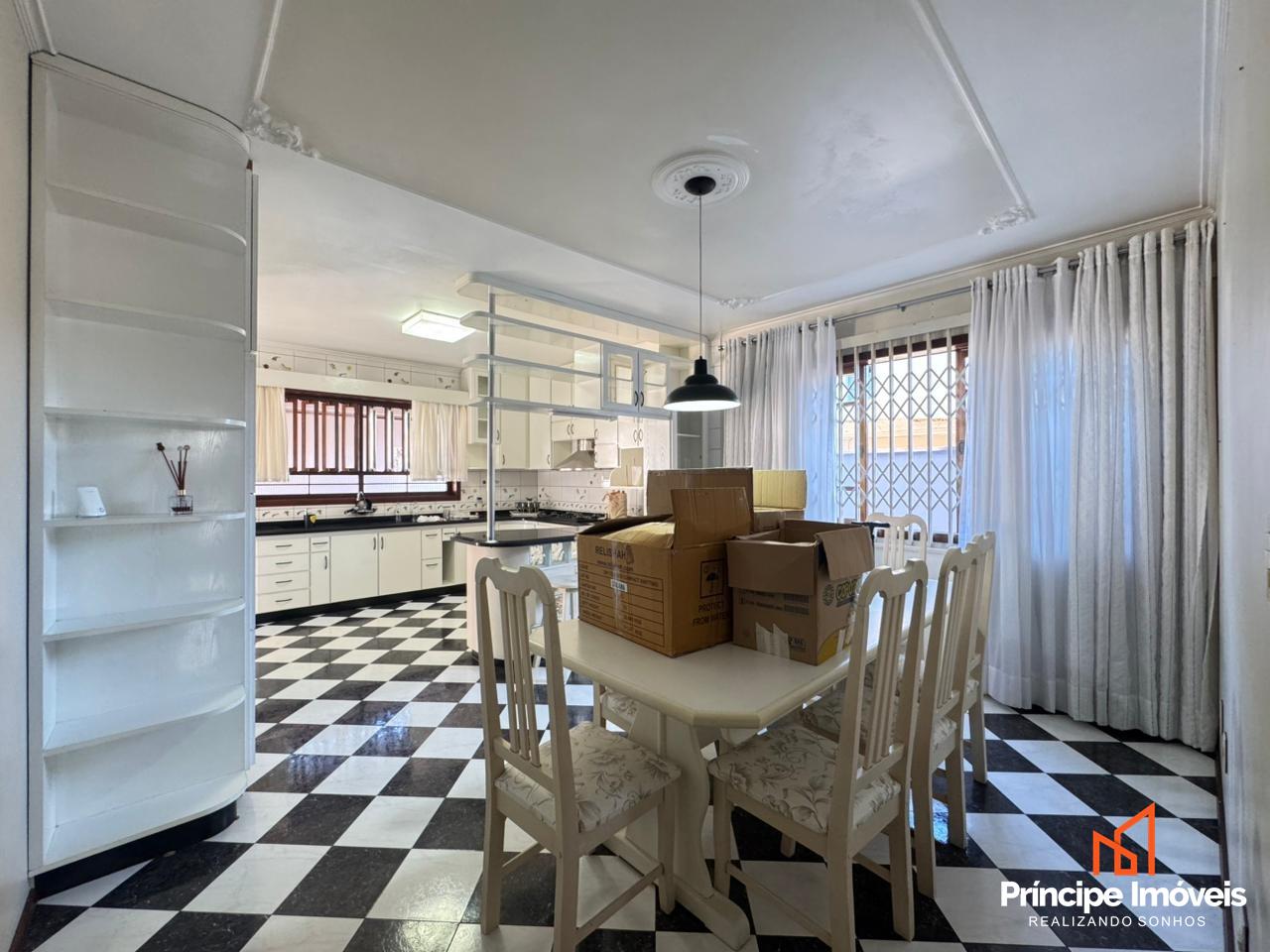 Casa à venda em Joinville, Boa Vista, 5 quartos: 