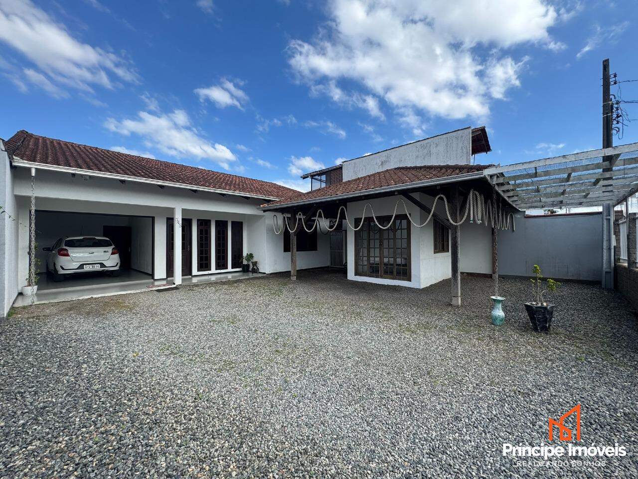 Casa com 3 quartos no Guanabara em Joinville - foto 1