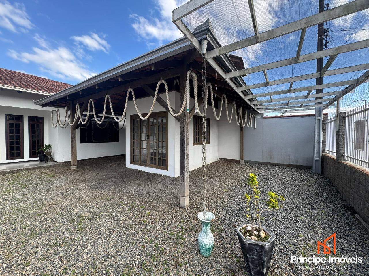 Casa com 3 quartos no Guanabara em Joinville — foto 2