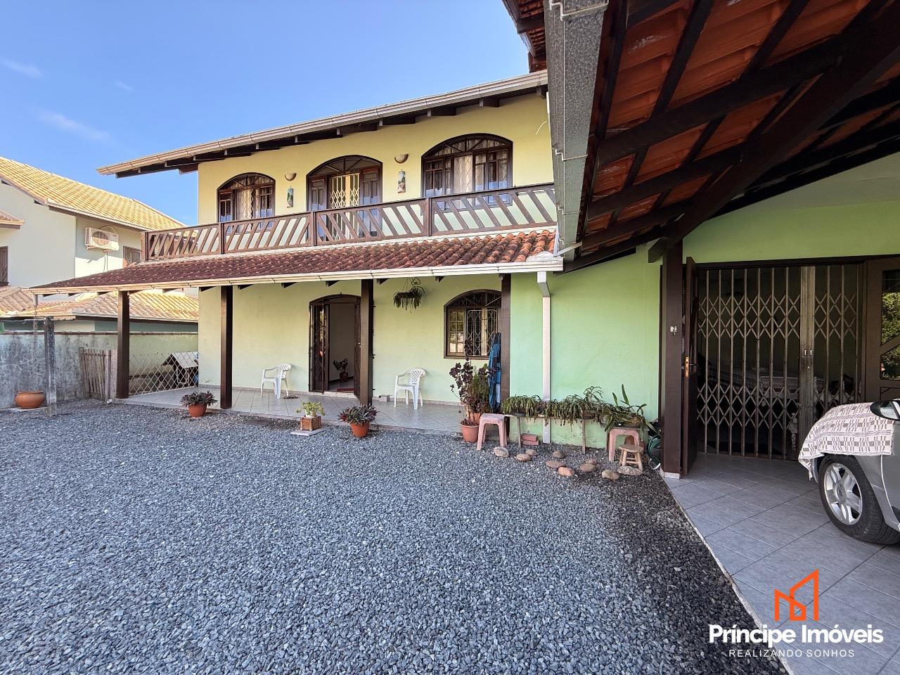 Casa à venda em Joinville, Floresta, 3 quartos: 