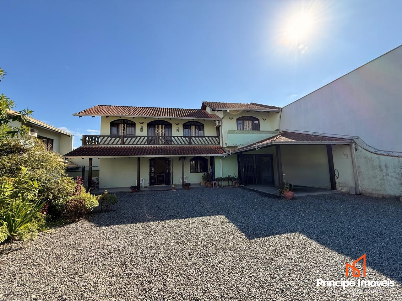 Casa à venda em Joinville, Floresta, 3 quartos: 